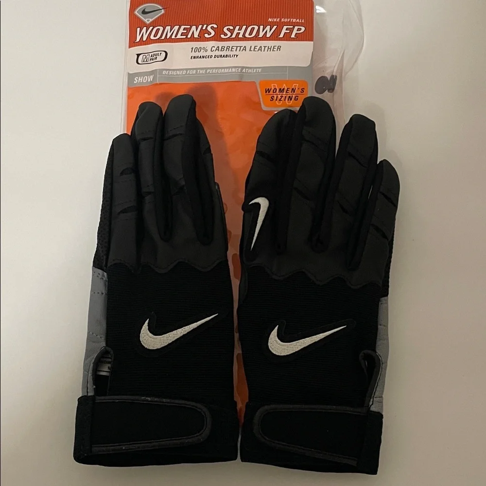 Nike Women's Black leather Gloves